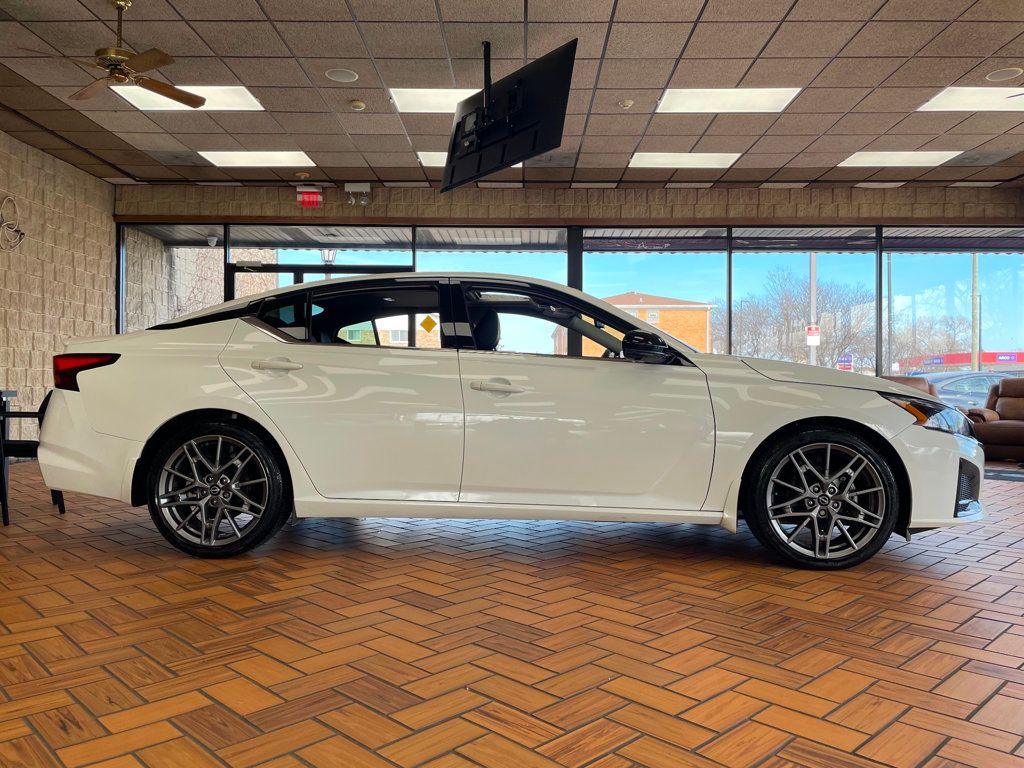 2024 Nissan Altima 2.0 SR Sedan - 23005365 - 6