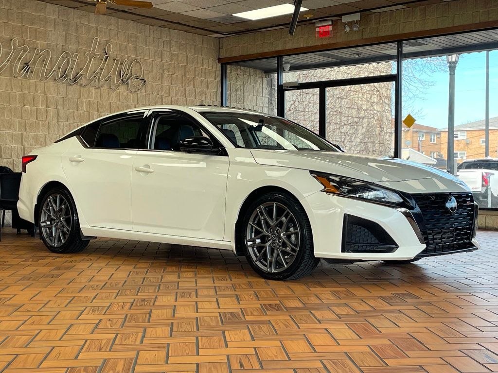 2024 Nissan Altima 2.0 SR Sedan - 23005365 - 7