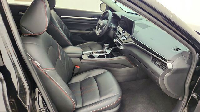 2024 Nissan Altima 2.0 SR Sedan - 23005797 - 24
