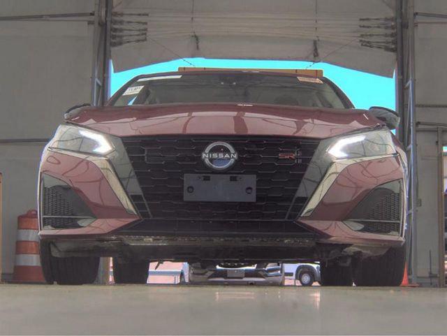 2024 Nissan Altima 2.5 SR AWD Sedan - 23017695 - 3