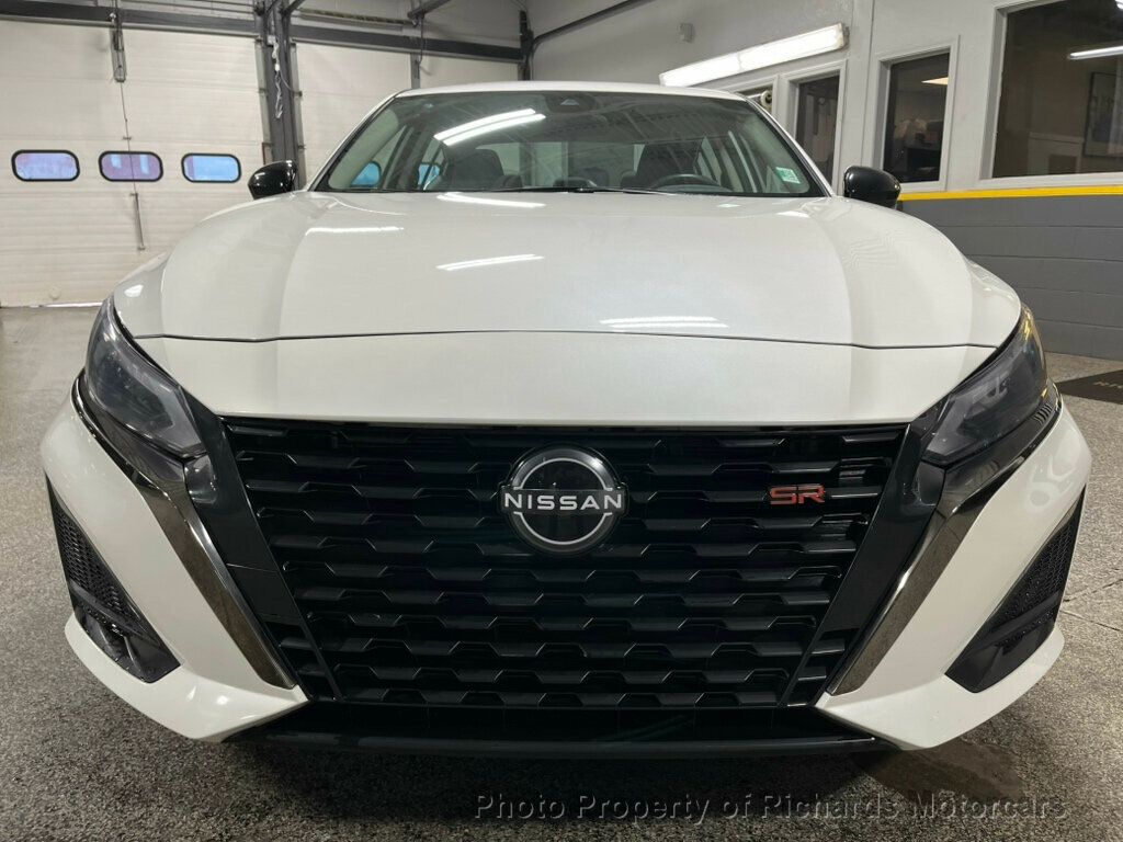 2024 Nissan Altima 2.5 SR AWD Sedan - 22936836 - 10
