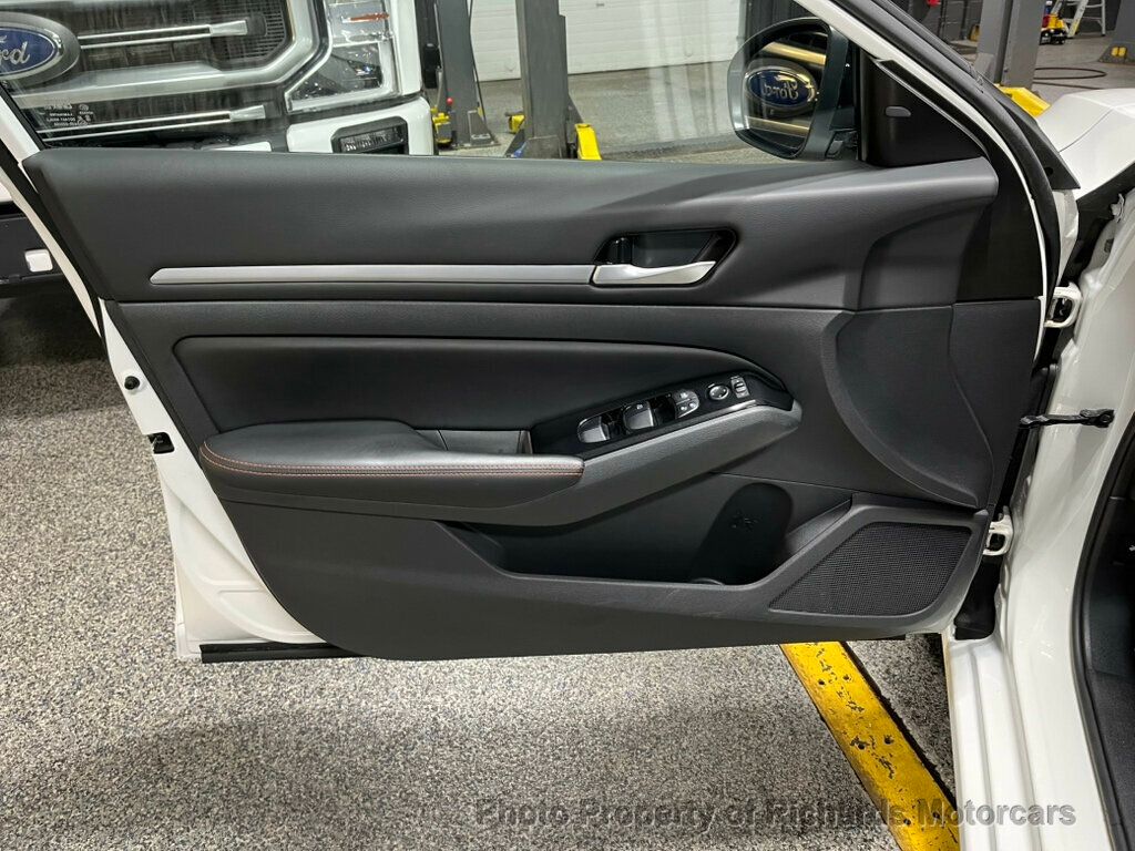 2024 Nissan Altima 2.5 SR AWD Sedan - 22936836 - 13