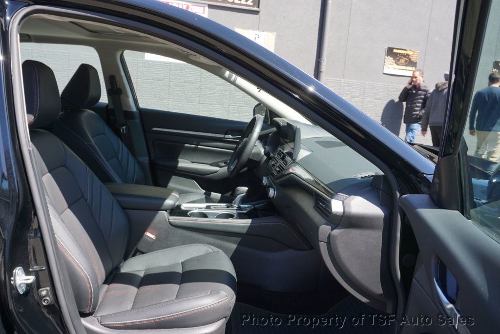 2024 Nissan Altima 2.5 SR AWD Sedan LEATHER NAVI REAR CAMERA CARPLAY SUNROOF LOADED - 23011553 - 10