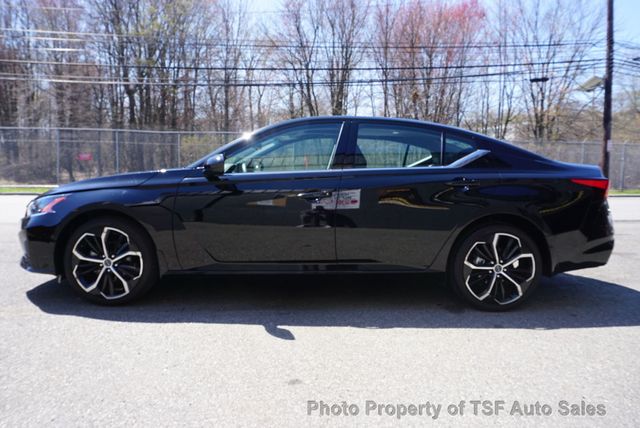 2024 Nissan Altima 2.5 SR AWD Sedan LEATHER NAVI REAR CAMERA CARPLAY SUNROOF LOADED - 23011553 - 3