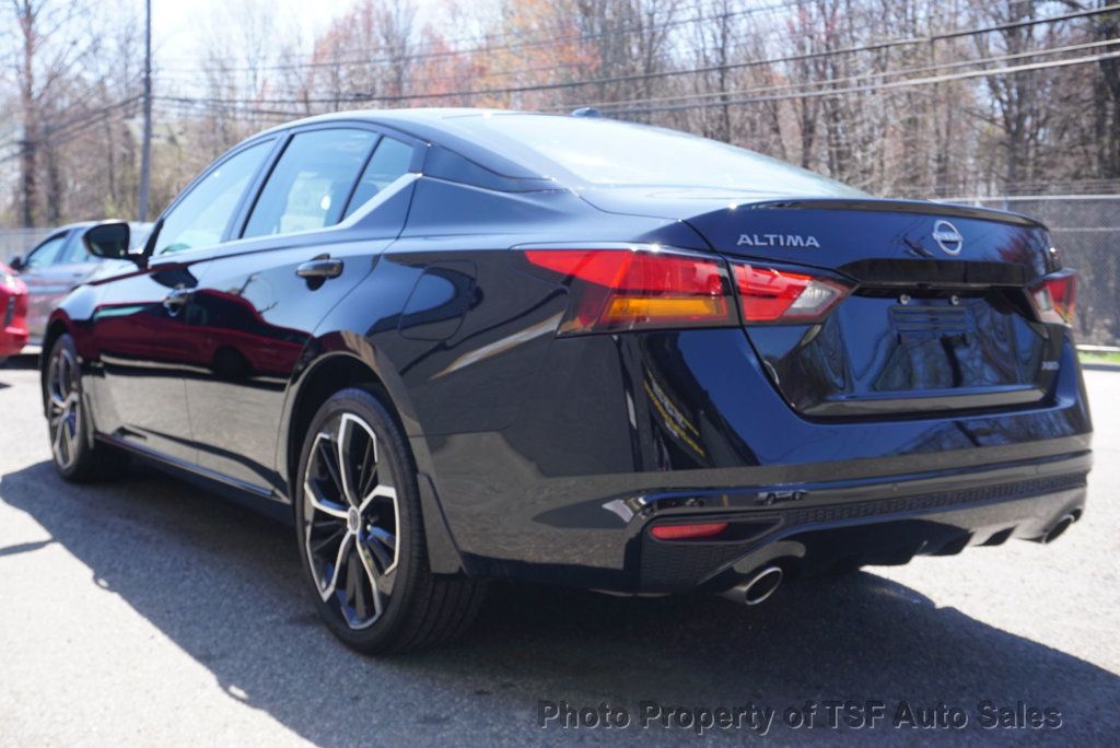 2024 Nissan Altima 2.5 SR AWD Sedan LEATHER NAVI REAR CAMERA CARPLAY SUNROOF LOADED - 23011553 - 4