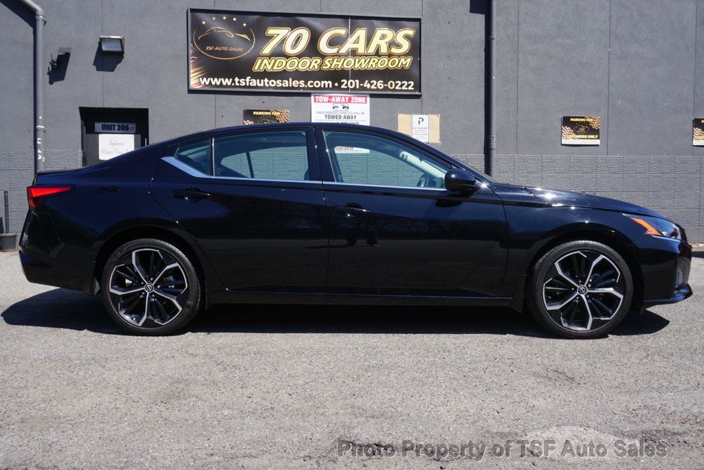 2024 Nissan Altima 2.5 SR AWD Sedan LEATHER NAVI REAR CAMERA CARPLAY SUNROOF LOADED - 23011553 - 7