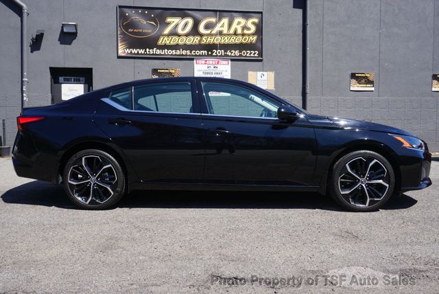 2024 Nissan Altima 2.5 SR AWD Sedan LEATHER NAVI REAR CAMERA CARPLAY SUNROOF LOADED - 23011553 - 7