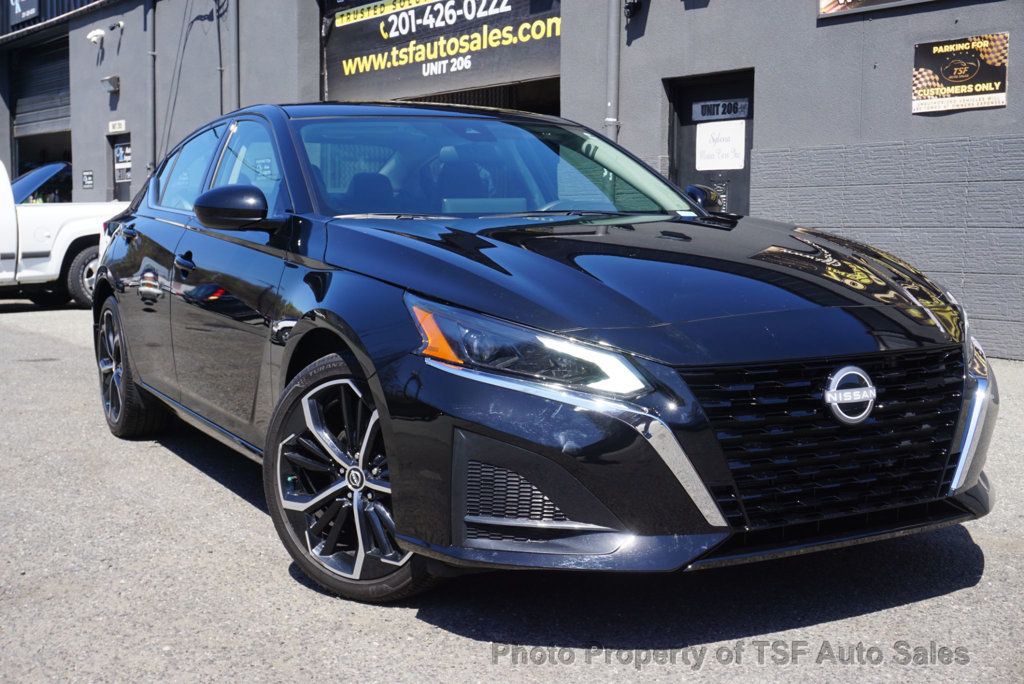 2024 Nissan Altima 2.5 SR AWD Sedan LEATHER NAVI REAR CAMERA CARPLAY SUNROOF LOADED - 23011553 - 8