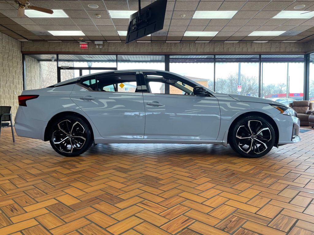 2024 Nissan Altima 2.5 SR Sedan - 23009251 - 6