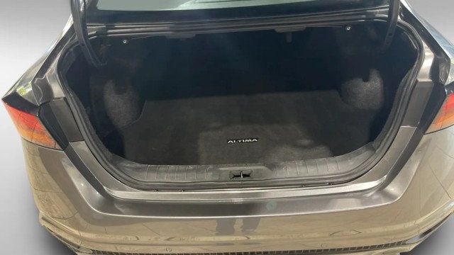 2024 Nissan Altima 2.5 SR Sedan - 23004535 - 10
