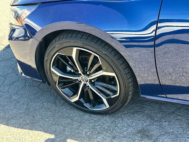 2024 Nissan Altima 2.5 SR Sedan - 22936374 - 11