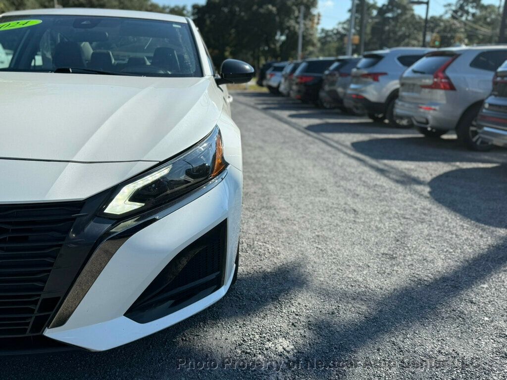 2024 Nissan Altima 2.5 SR photo 10