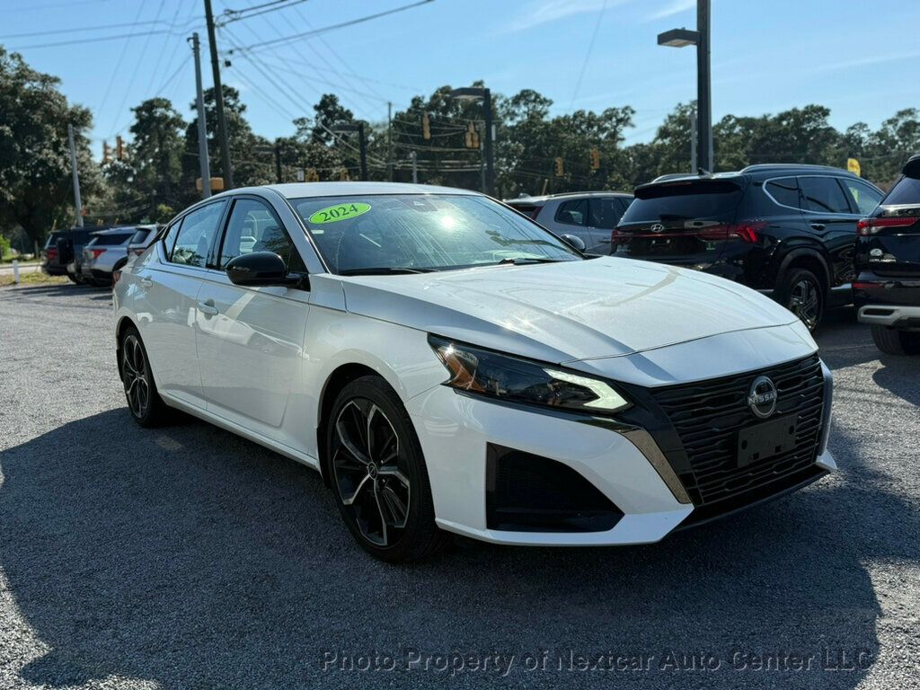 2024 Nissan Altima 2.5 SR photo 7