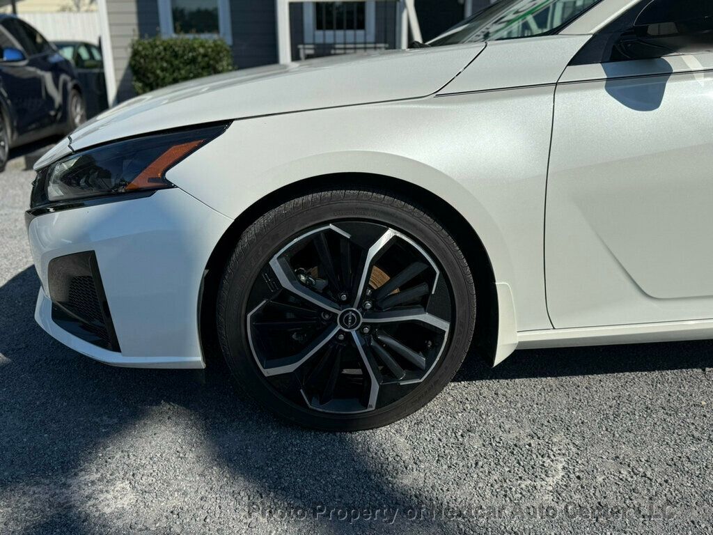 2024 Nissan Altima 2.5 SR photo 9