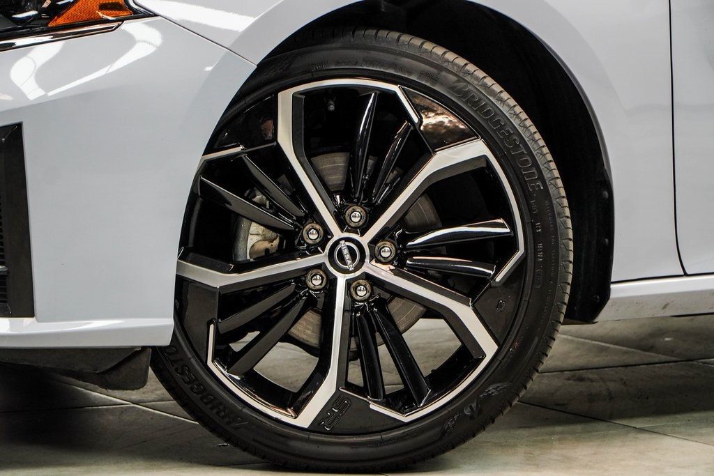 2024 Nissan Altima 2.5 SR photo 3