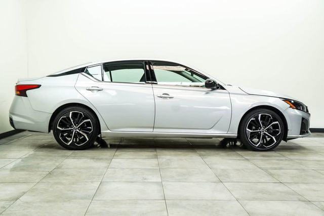 2024 Nissan Altima 2.5 SR Sedan - 23033318 - 9