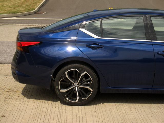 2024 Nissan Altima 2.5 SR Sedan - 23032333 - 10