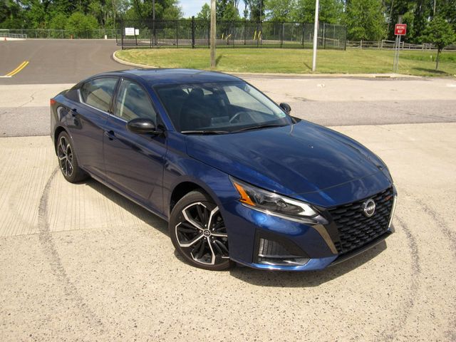 2024 Nissan Altima 2.5 SR Sedan - 23032333 - 1
