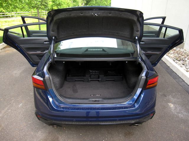 2024 Nissan Altima 2.5 SR Sedan - 23032333 - 27