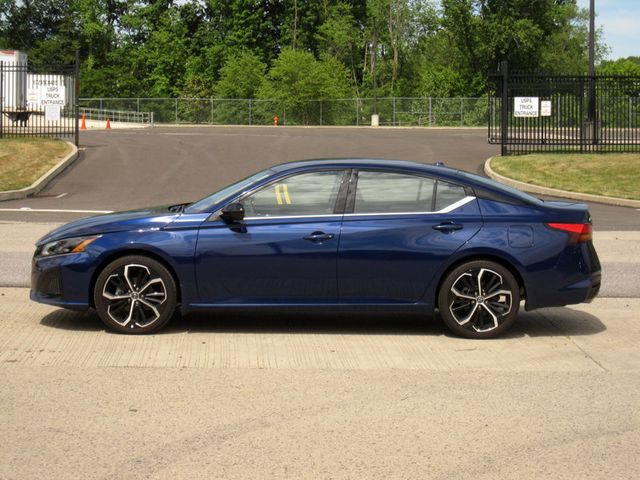 2024 Nissan Altima 2.5 SR Sedan - 23032333 - 5