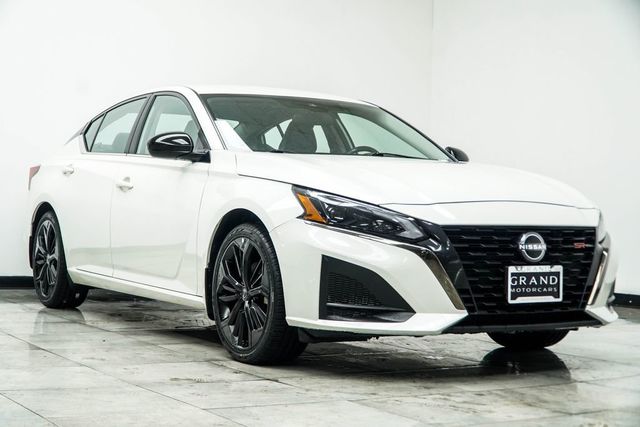 2024 Nissan Altima 2.5 SR Sedan - 23033300 - 10