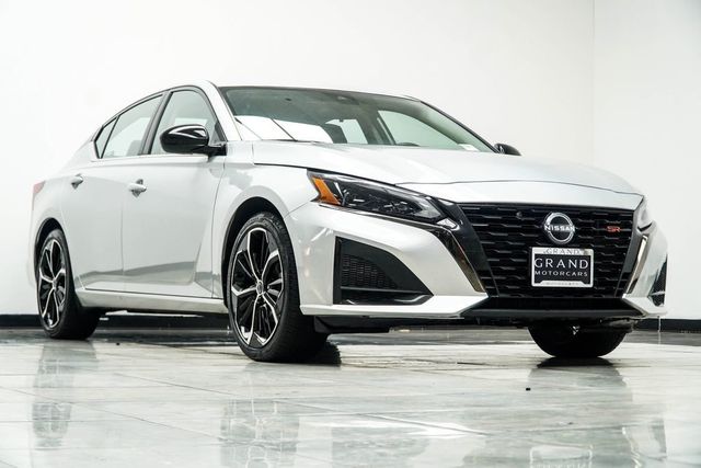 2024 Nissan Altima 2.5 SR Sedan - 23036964 - 3