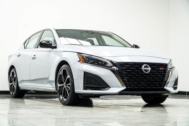 2024 Nissan Altima 2.5 SR Sedan - 23093965 - 3