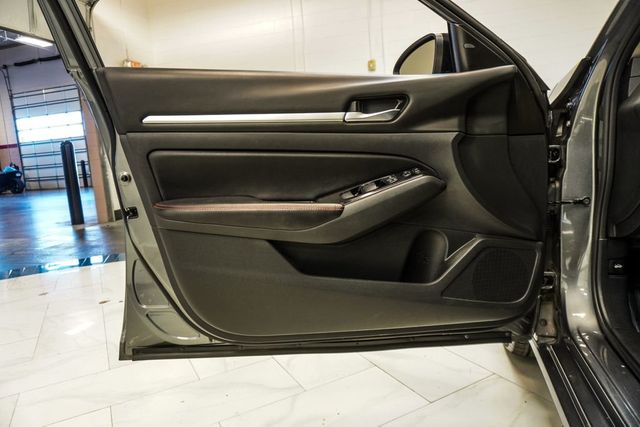 2024 Nissan Altima 2.5 SR Sedan - 22996922 - 16