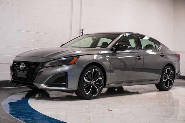 2024 Nissan Altima 2.5 SR Sedan - 22996922 - 3