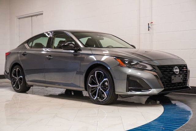 2024 Nissan Altima 2.5 SR Sedan - 22996922 - 4