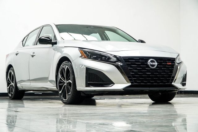 2024 Nissan Altima 2.5 SR Sedan - 23033305 - 3