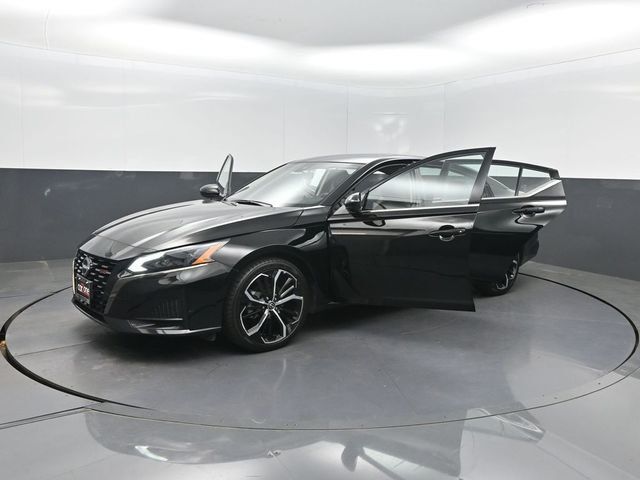 2024 Nissan Altima 2.5 SR Sedan - 23062751 - 32