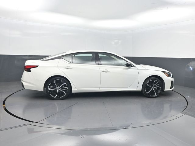 2024 Nissan Altima 2.5 SR Sedan - 23071751 - 32