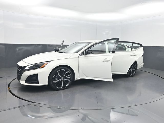2024 Nissan Altima 2.5 SR Sedan - 23071751 - 35