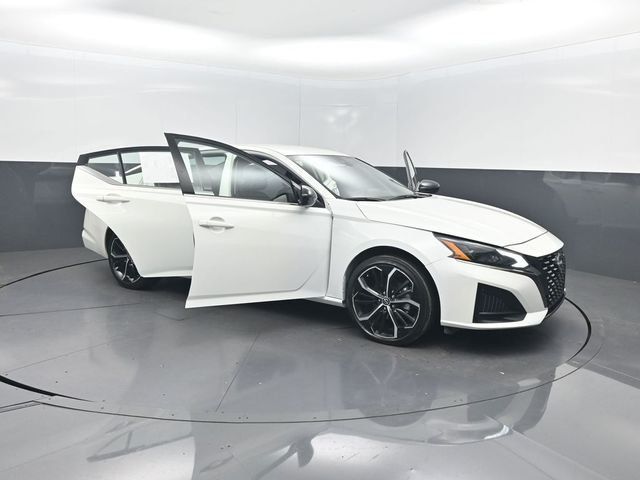 2024 Nissan Altima 2.5 SR Sedan - 23071751 - 37