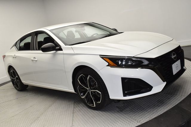 2024 Nissan Altima 2.5 SR Sedan - 22996398 - 2