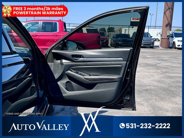 2024 Nissan Altima 2.5 SR Sedan 4D - 22939033 - 15