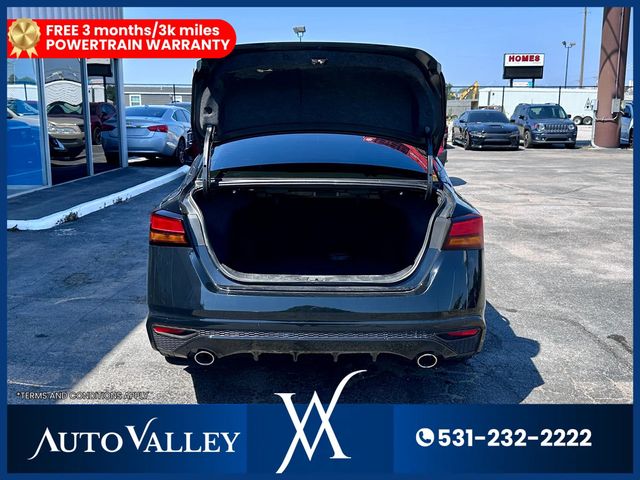 2024 Nissan Altima 2.5 SR Sedan 4D - 22939033 - 38
