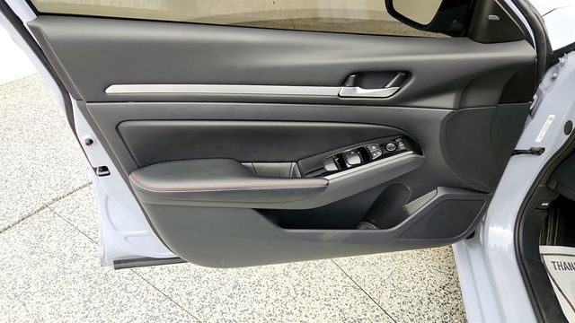 2024 Nissan Altima 2.5 SR Sedan with Premium Package - 23012310 - 10