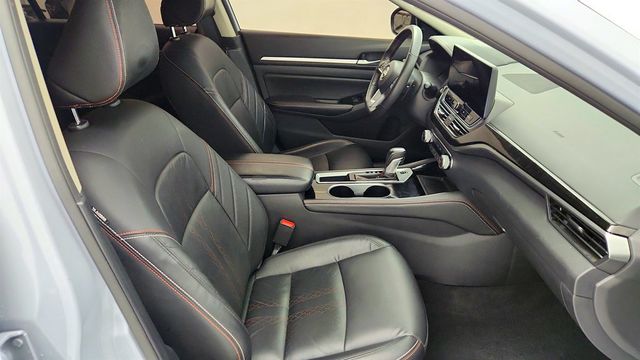 2024 Nissan Altima 2.5 SR Sedan with Premium Package - 23012310 - 24
