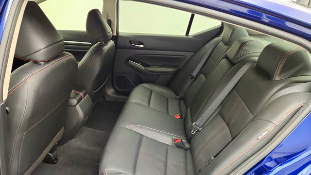 2024 Nissan Altima 2.5 SR Sedan w/ Premium Pkg, Moonroof, Leather & 12.3'' Display - 23091442 - 19