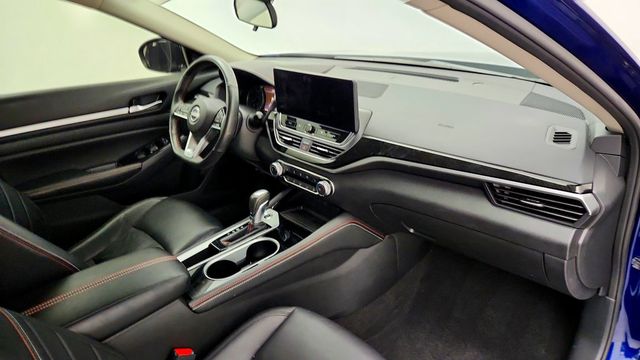 2024 Nissan Altima 2.5 SR Sedan w/ Premium Pkg, Moonroof, Leather & 12.3'' Display - 23091442 - 23