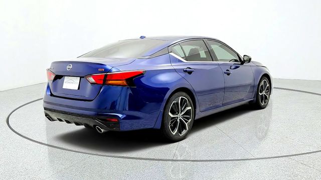 2024 Nissan Altima 2.5 SR Sedan w/ Premium Pkg, Moonroof, Leather & 12.3'' Display - 23091442 - 4