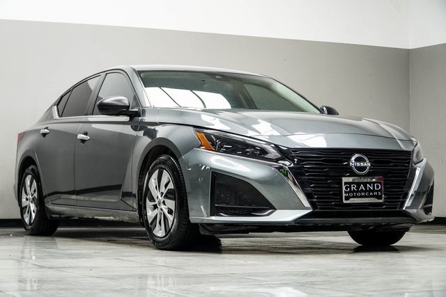 2024 Nissan Altima 2.5 S Sedan - 22979733 - 3