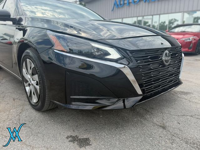 2024 Nissan Altima 2.5 S Sedan 4D - 23048973 - 9