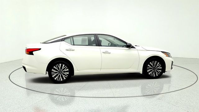 2024 Nissan Altima 2.5 SV AWD Sedan - 23053074 - 3