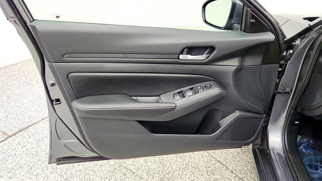 2024 Nissan Altima 2.5 SV AWD Sedan w/ Premium Pkg - 23100920 - 10