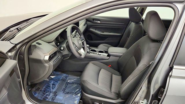 2024 Nissan Altima 2.5 SV AWD Sedan w/ Premium Pkg - 23100920 - 19