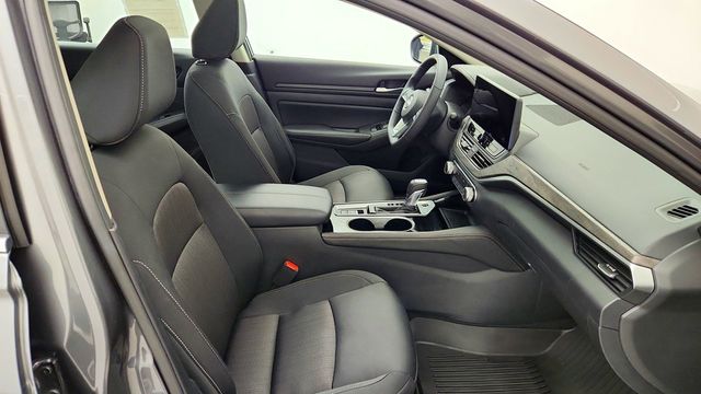 2024 Nissan Altima 2.5 SV AWD Sedan w/ Premium Pkg - 23100920 - 23
