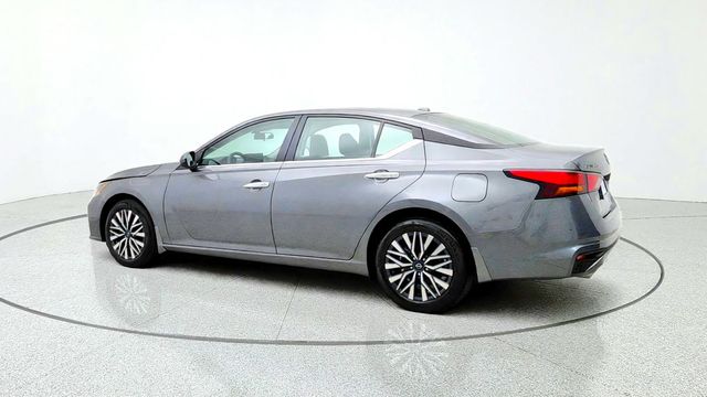 2024 Nissan Altima 2.5 SV AWD Sedan w/ Premium Pkg - 23100920 - 6